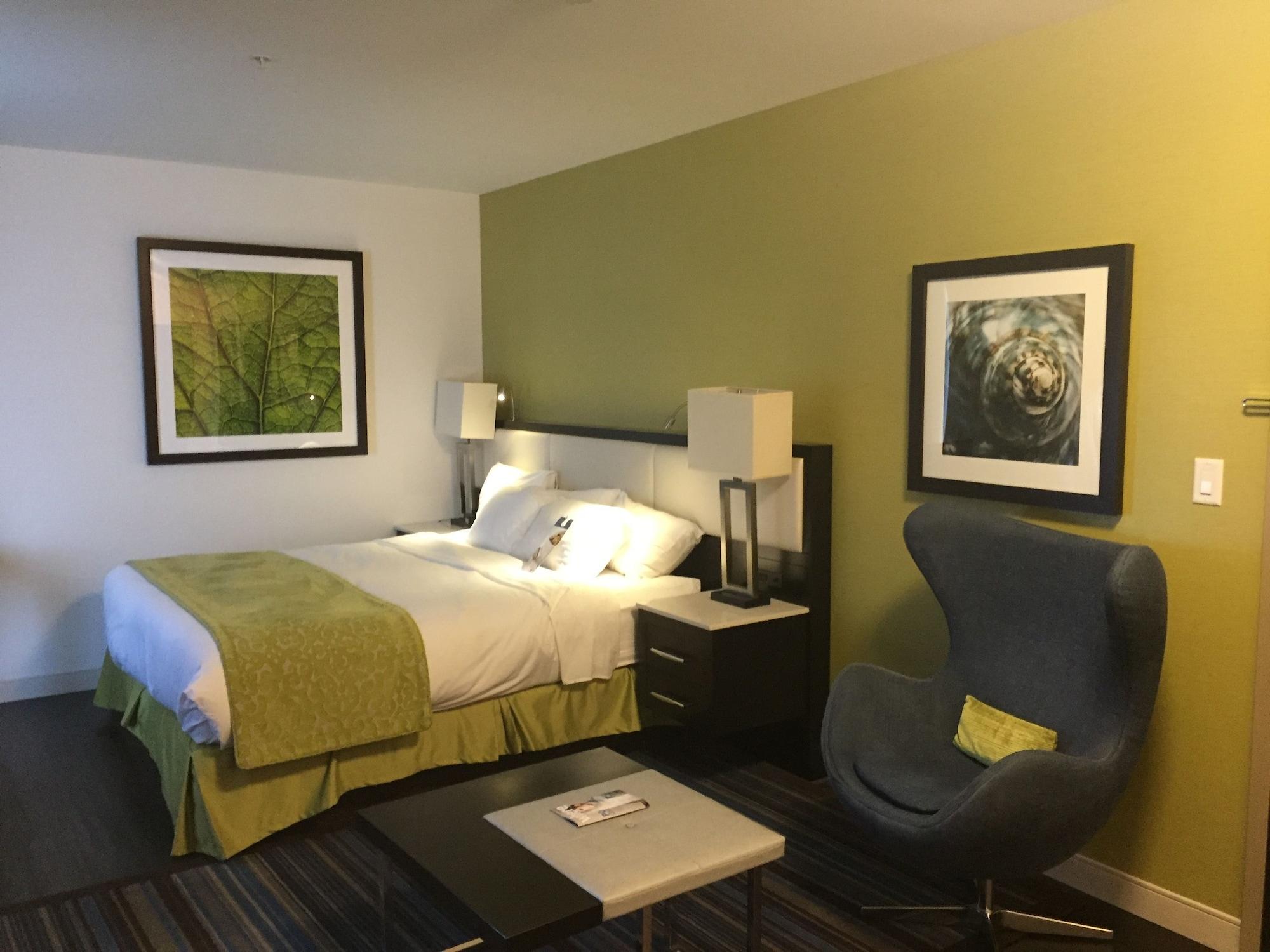 The Hollis Halifax - A Doubletree Suites By Hilton Exterior photo