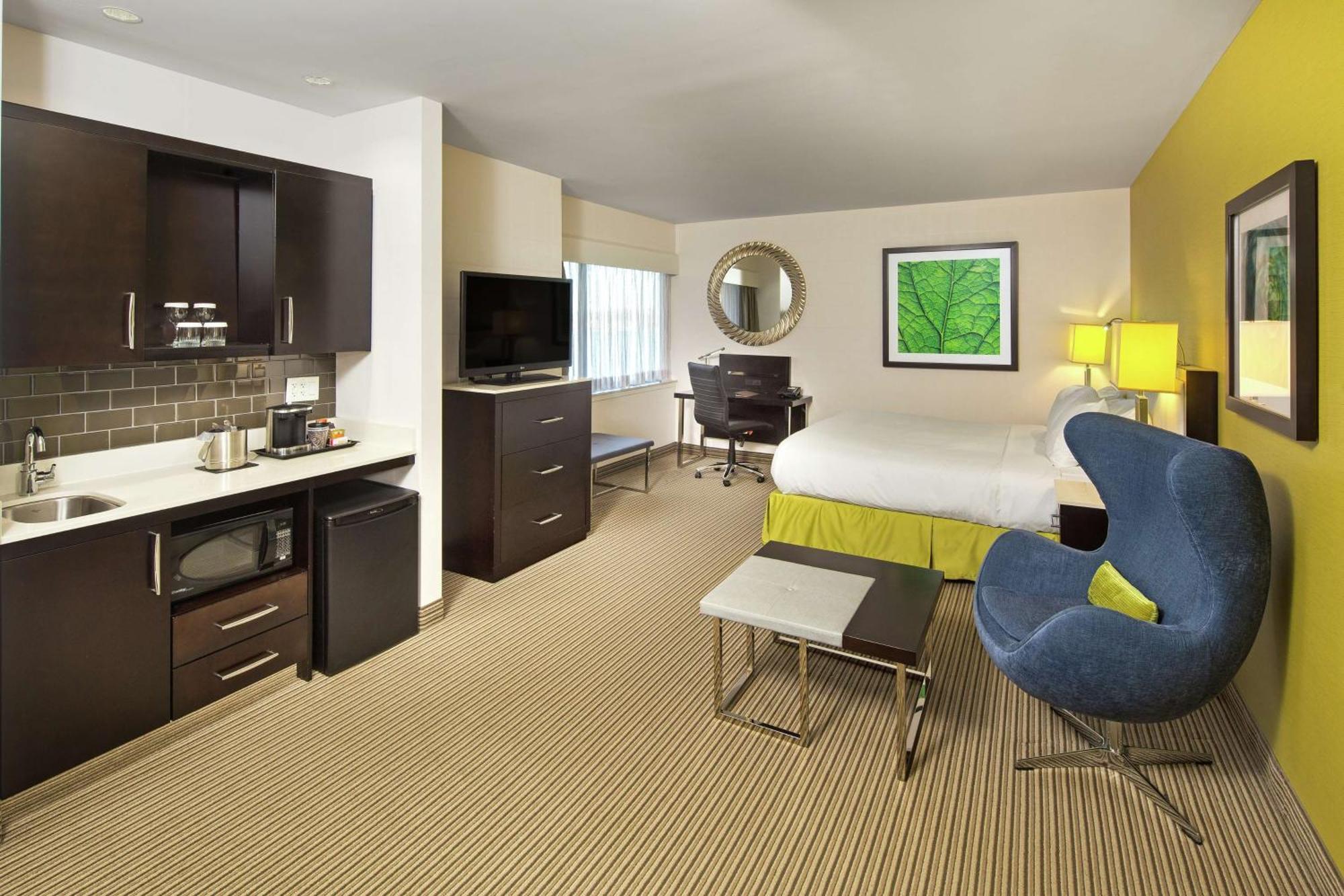 The Hollis Halifax - A Doubletree Suites By Hilton Exterior photo